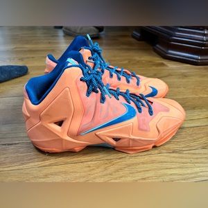 Nike lebron fly wire atomic orange size 11